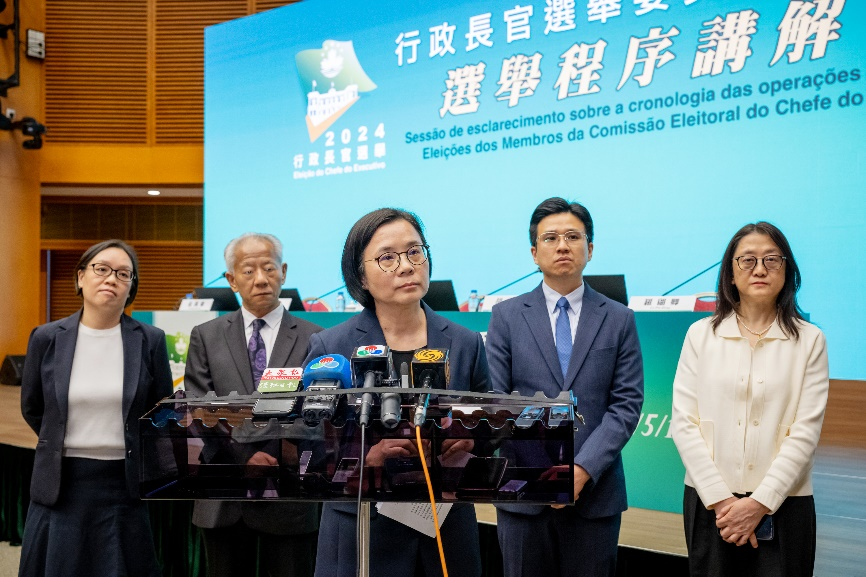 图为宋敏莉在讲解会后接受传媒访问。（澳门特区政府新闻局供图）