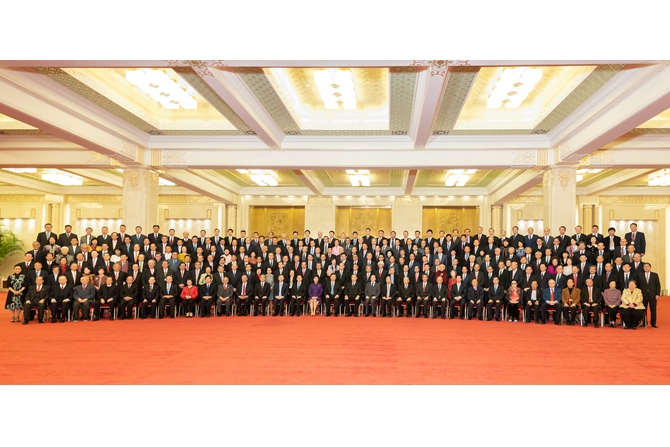 張榮順、薛曉峰出席“香港澳門各界慶祝國家改革開放40周年訪問團”系列活動