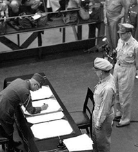 日本代表在“密苏里”号战列舰签署投降书
