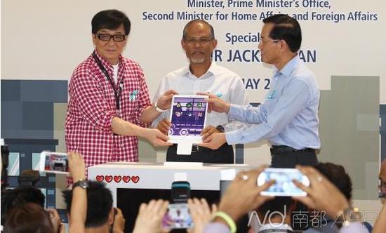 成龙任新加坡反毒品大使：我家是受害者