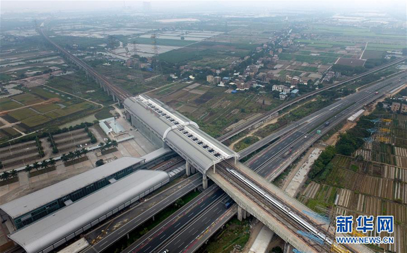 开创融合新格局探索发展新路径推进粤港澳大湾区建设一年间