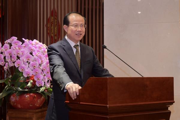 中央驻澳机构负责人与澳门特区行政长官贺一诚和特区政府主要官员春茗